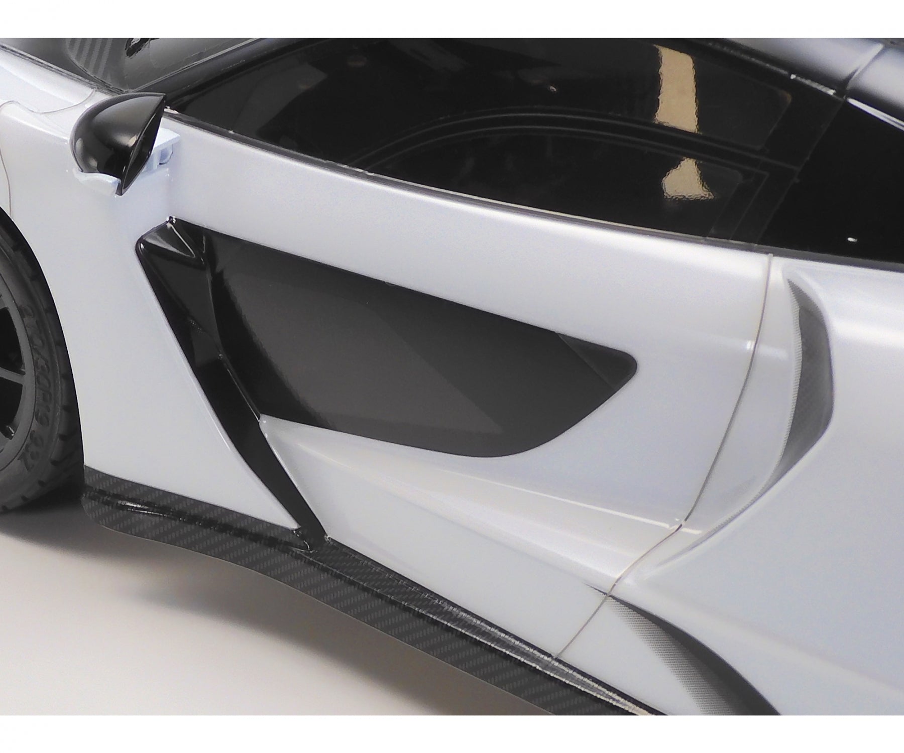 Tamiya McLaren Senna 1/10 4WD Electric Touring Car Kit (TT-02) with esc hobbywing and motor included