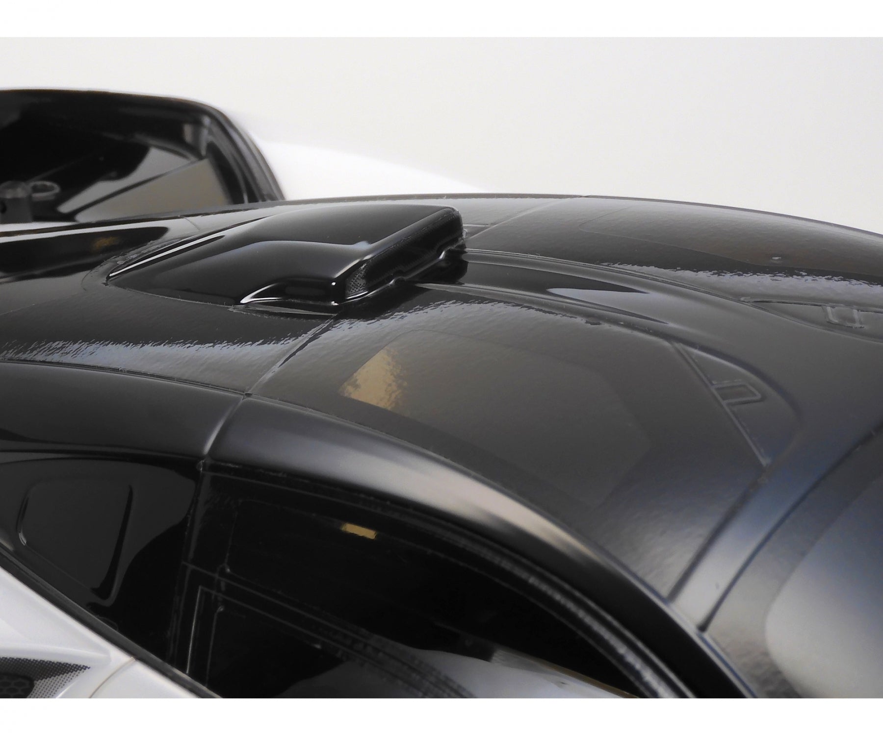 Tamiya McLaren Senna 1/10 4WD Electric Touring Car Kit (TT-02) with esc hobbywing and motor included