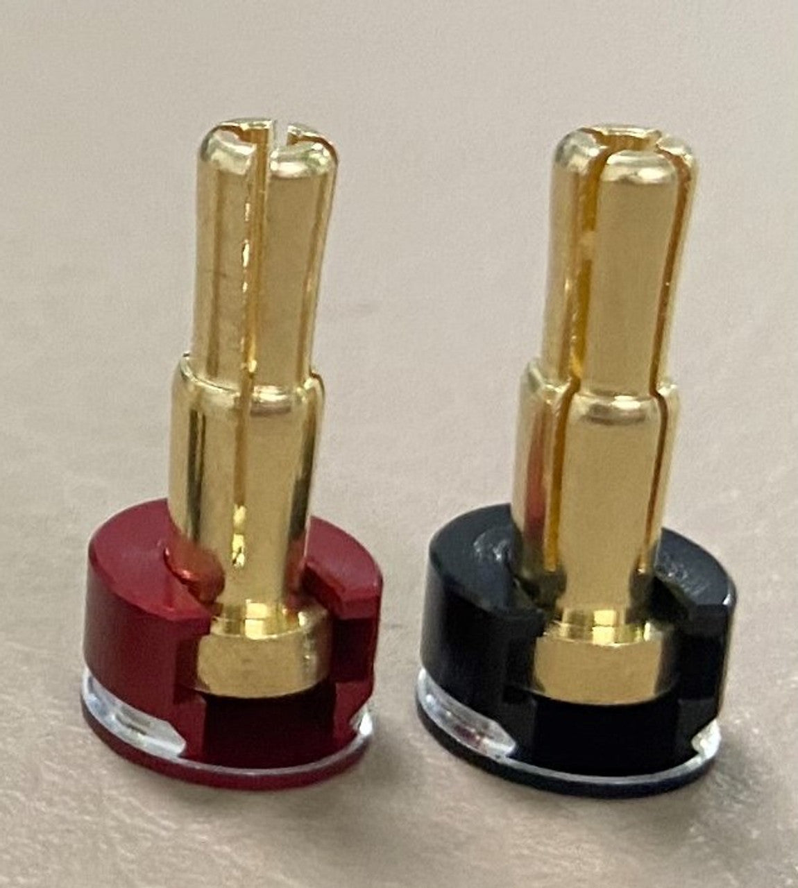 ProtonRC LOWPRO Heatsink Bullet Plug Grips (4mm-5mm Bullets) (Black / Red)
