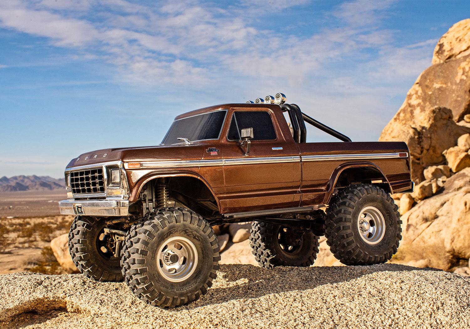 Traxxas TRX-4 1/10 High Trail Edition RC Crawler w/'79 Ford F-150 Ranger XLT Body (Brown) & TQi 2.4GHz Radio