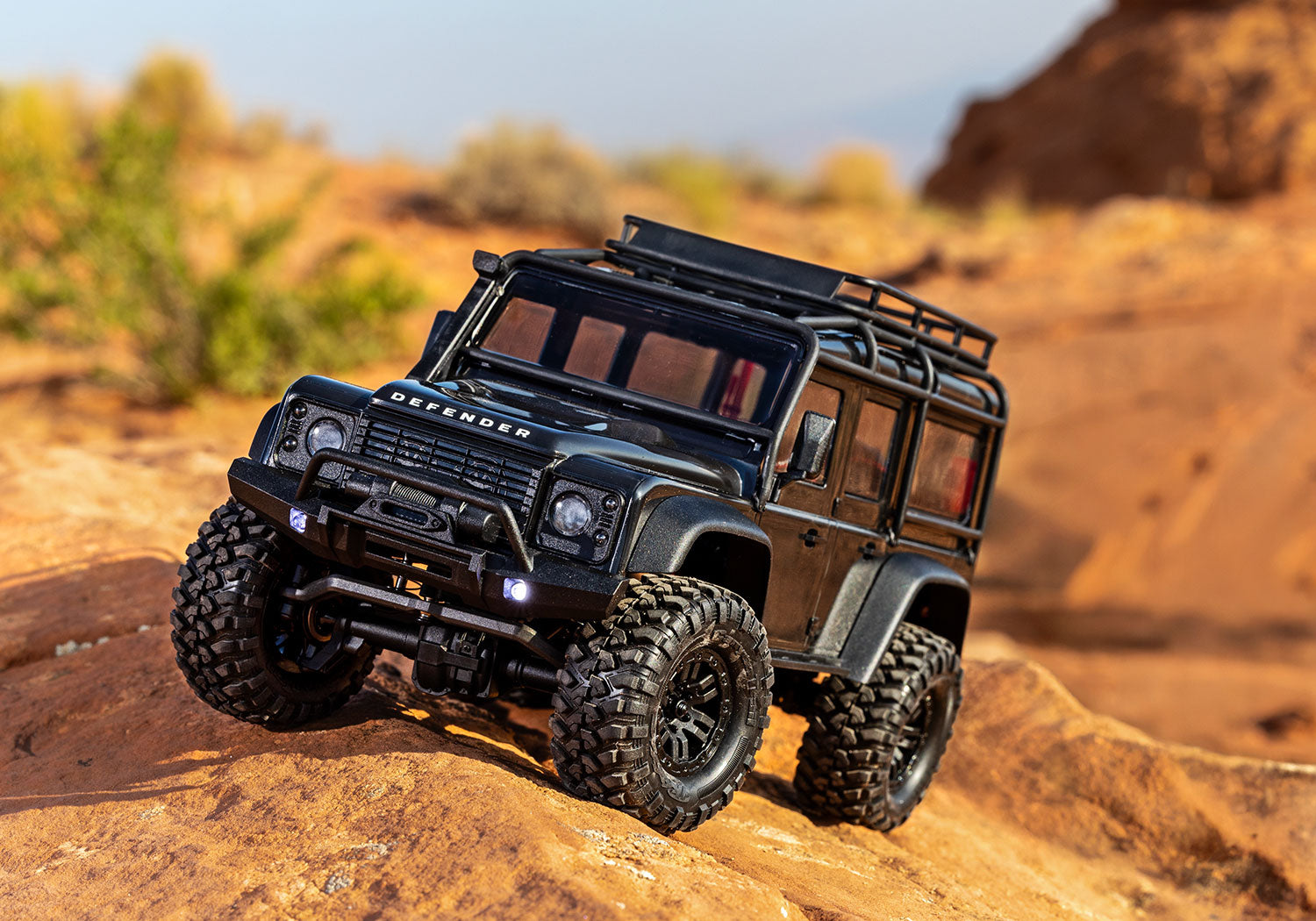 Traxxas TRX-4M 1/18 Electric Rock Crawler w/Land Rover Defender Body