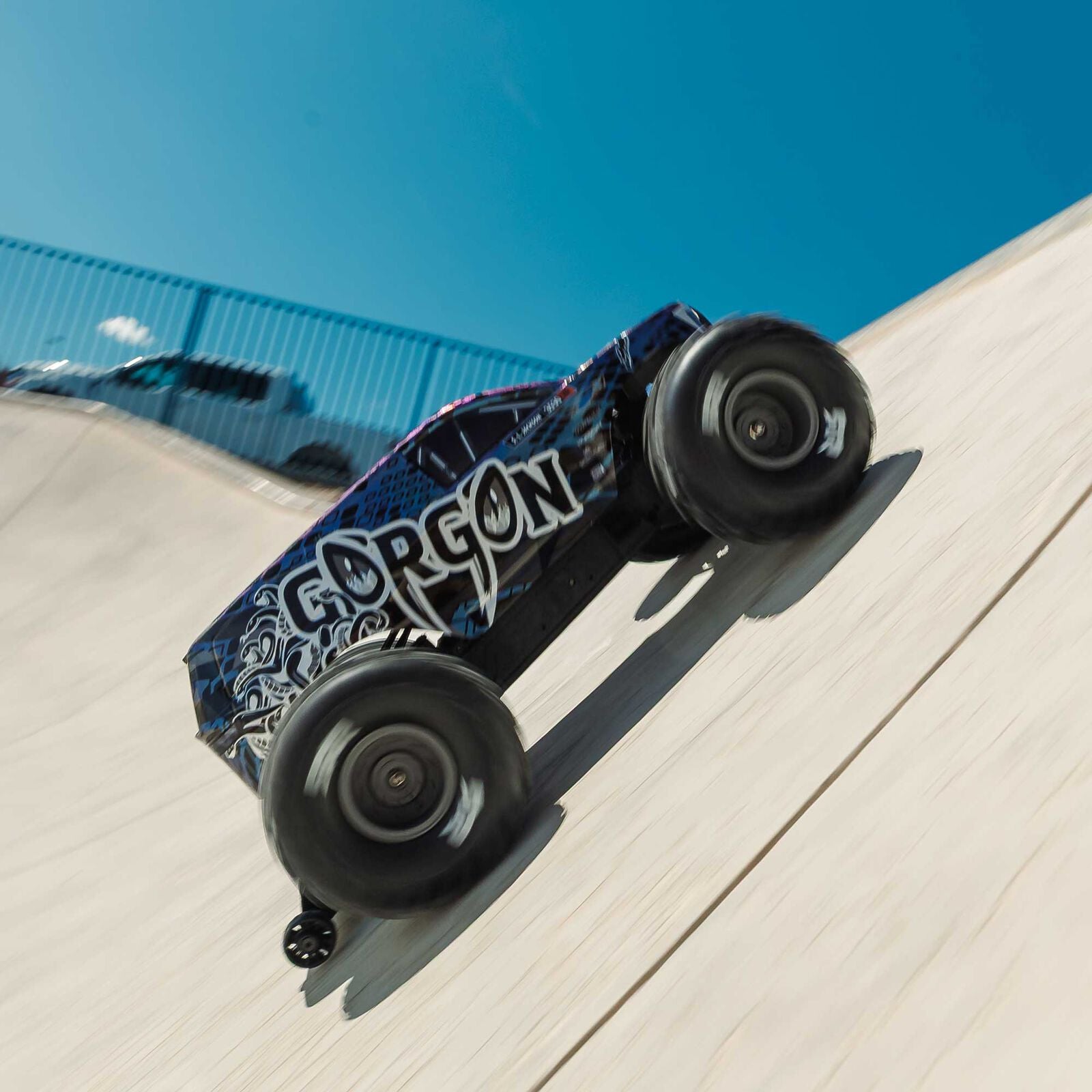 Arrma Gorgon 223S 1/10 RTR Brushless 2WD Monster Truck  – Με SLT2, DSC & 2S/3S Brushless Σύστημα