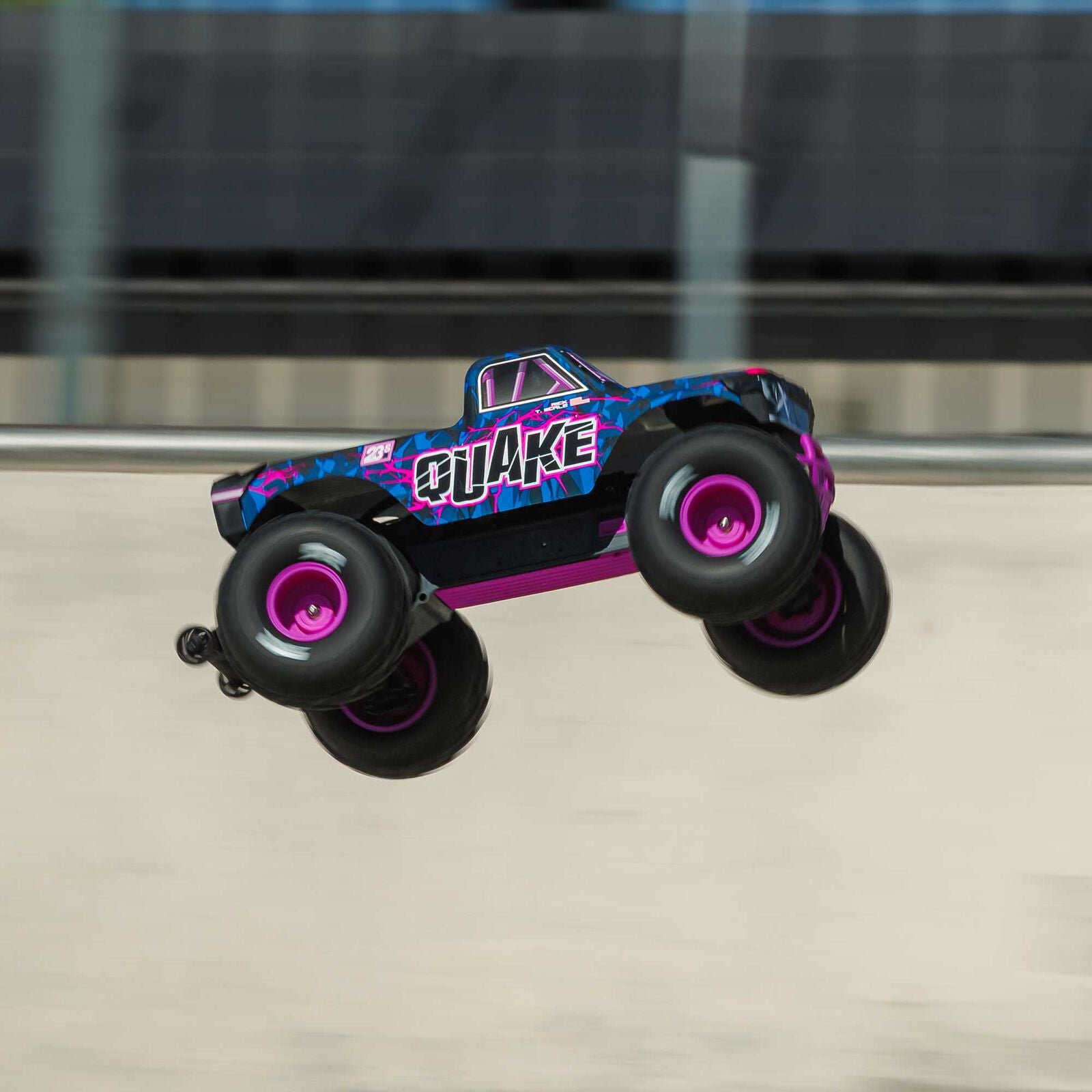 ARRMA QUAKE 223S BLX 2WD Brushless Monster Truck RTR 1/10 | Racerc