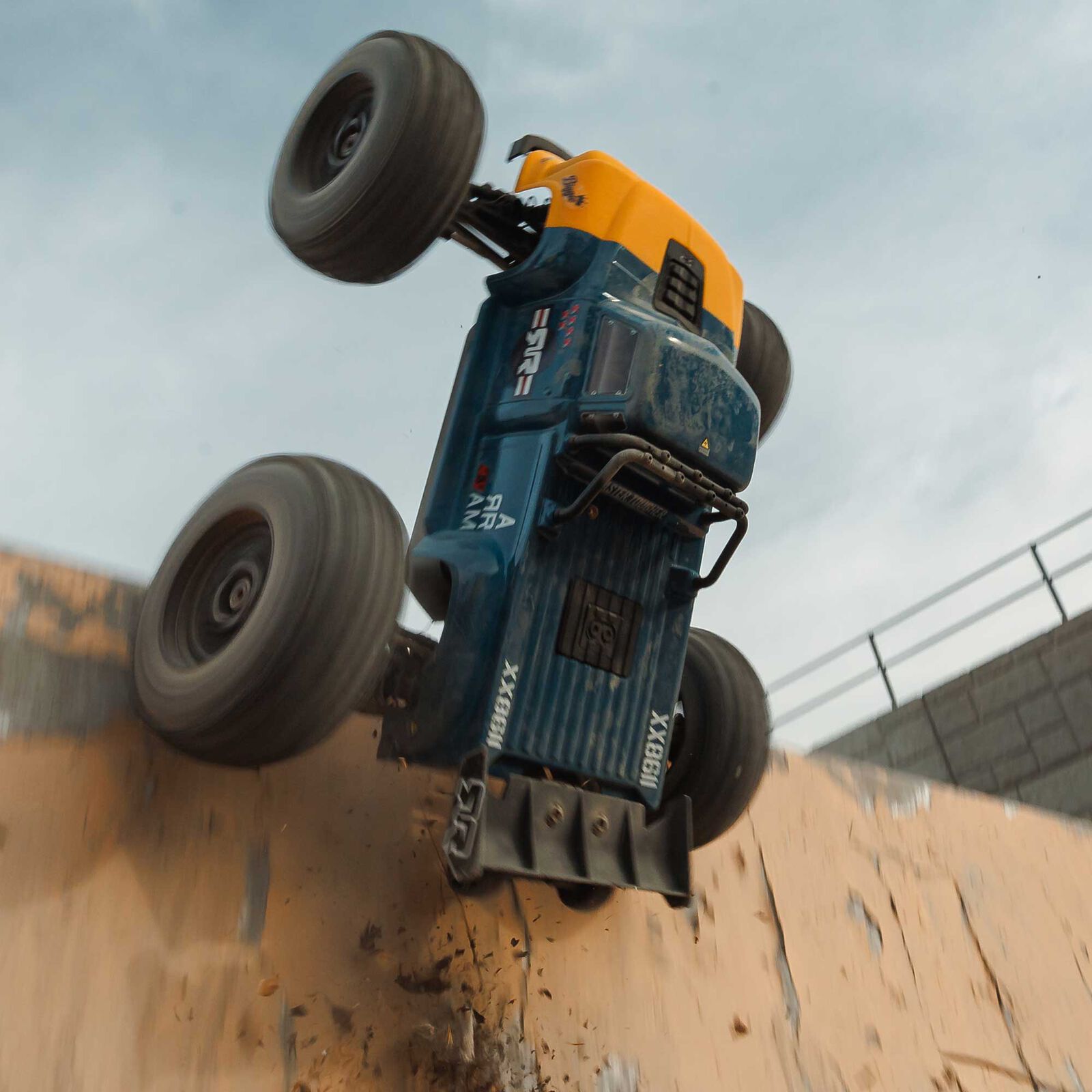 Arrma Notorious 6S BLX V6 1/8 Stunt Truck RTR (Blue) | Racerc