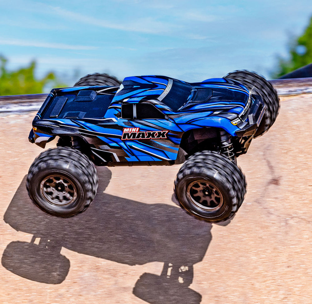 Traxxas Mini Maxx® Brushless RTR TQ BL-2s Blue - USB-C Charger & 2s LiPo