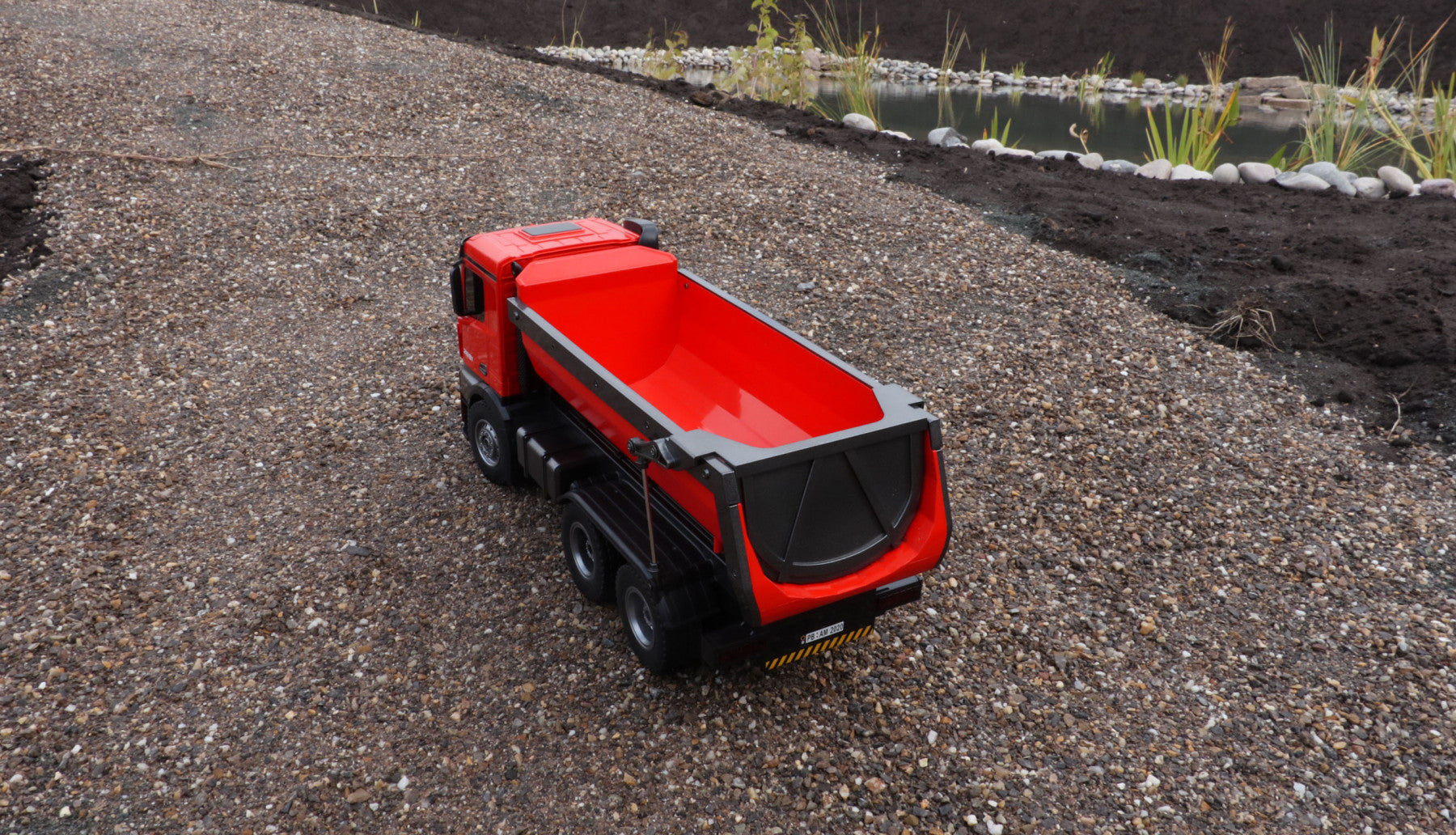Amewi Mercedes Arocs Truck Tipper 2,4 GHz RTR red 1:16 22407 - RACERC