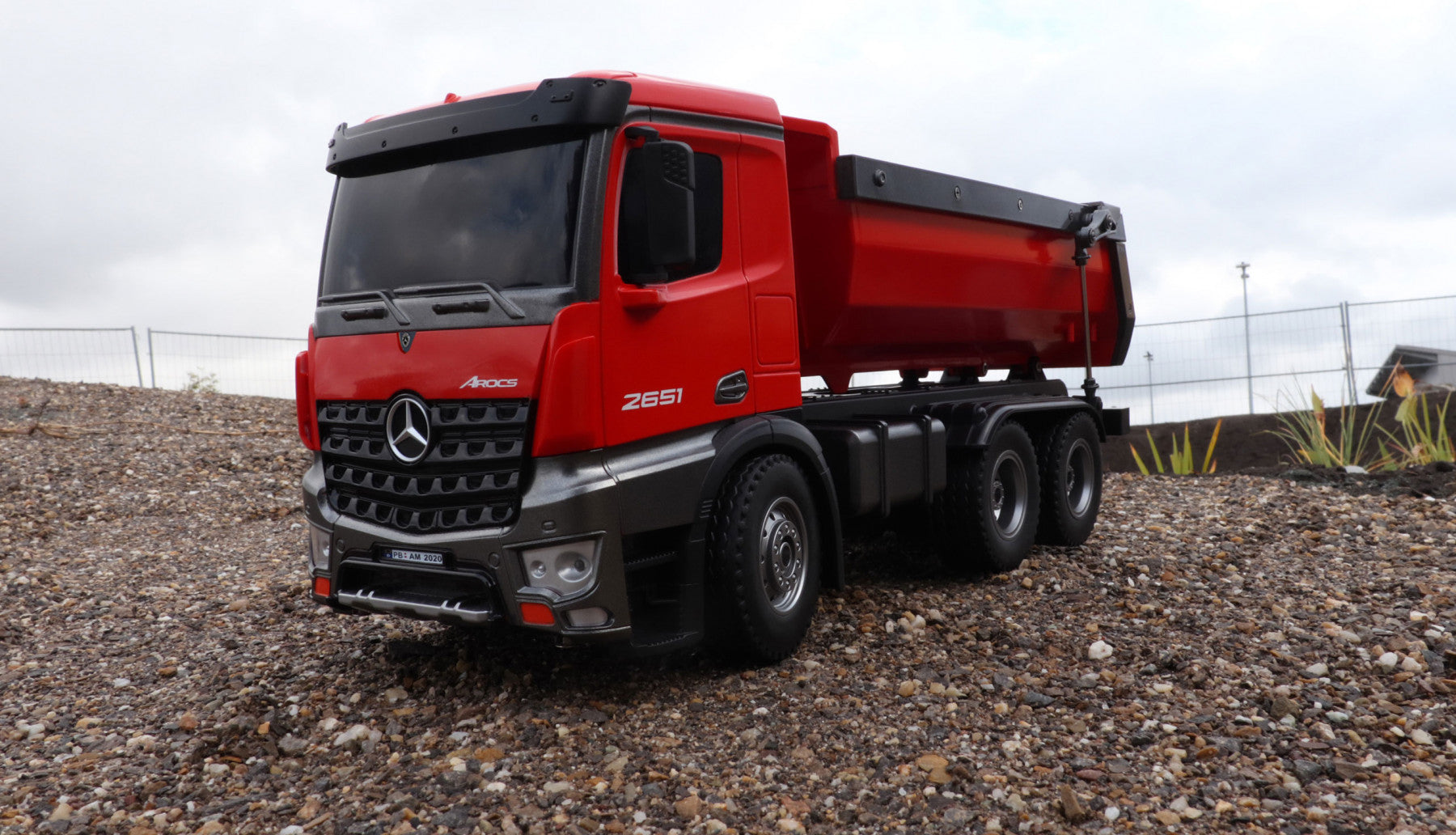Amewi Mercedes Arocs Truck Tipper 2,4 GHz RTR red 1:16 22407 - RACERC