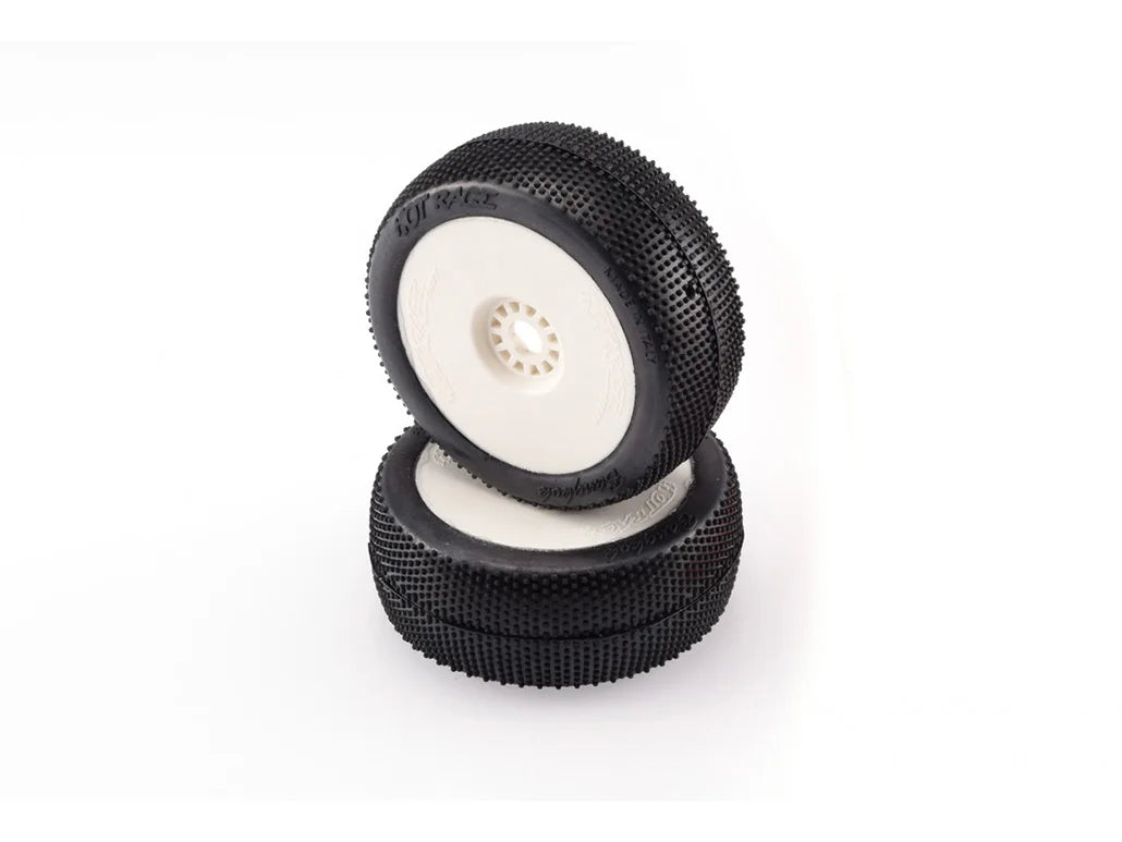 HOT RACE - 1/8 COMPETITION TYRES - BANGKOK V2 PRE GLUED ON WHITE RIMS ( 2 PCS )
